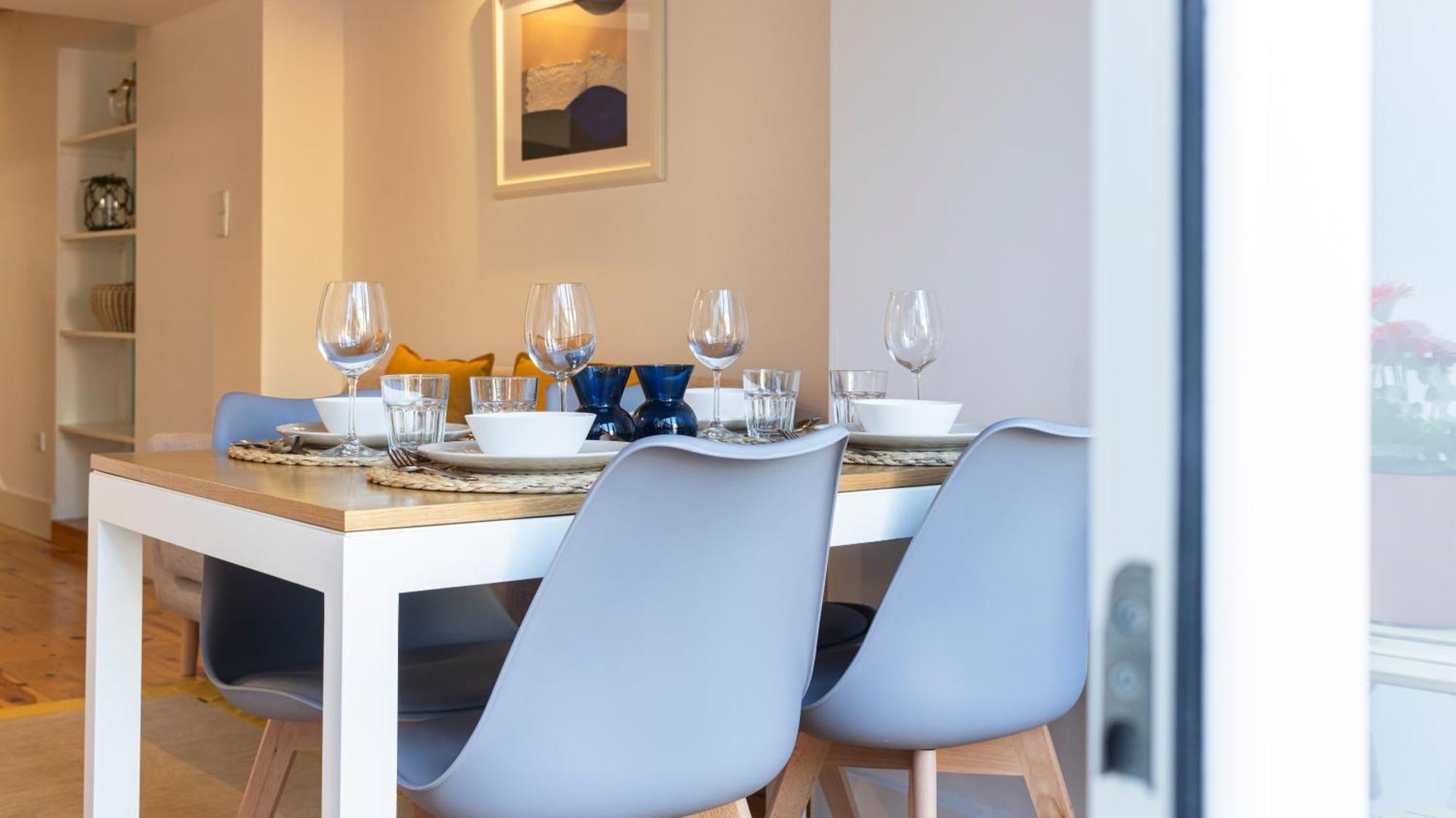 City Center Duplex W Patio By Lovelystay Porto Exterior foto