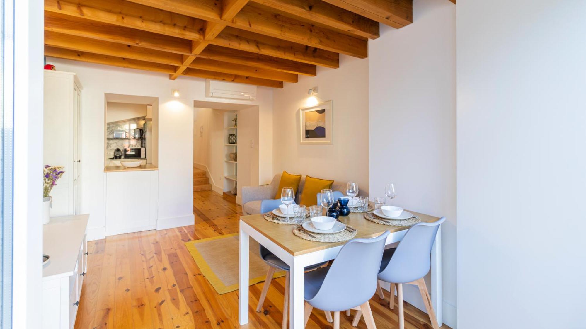 City Center Duplex W Patio By Lovelystay Porto Exterior foto