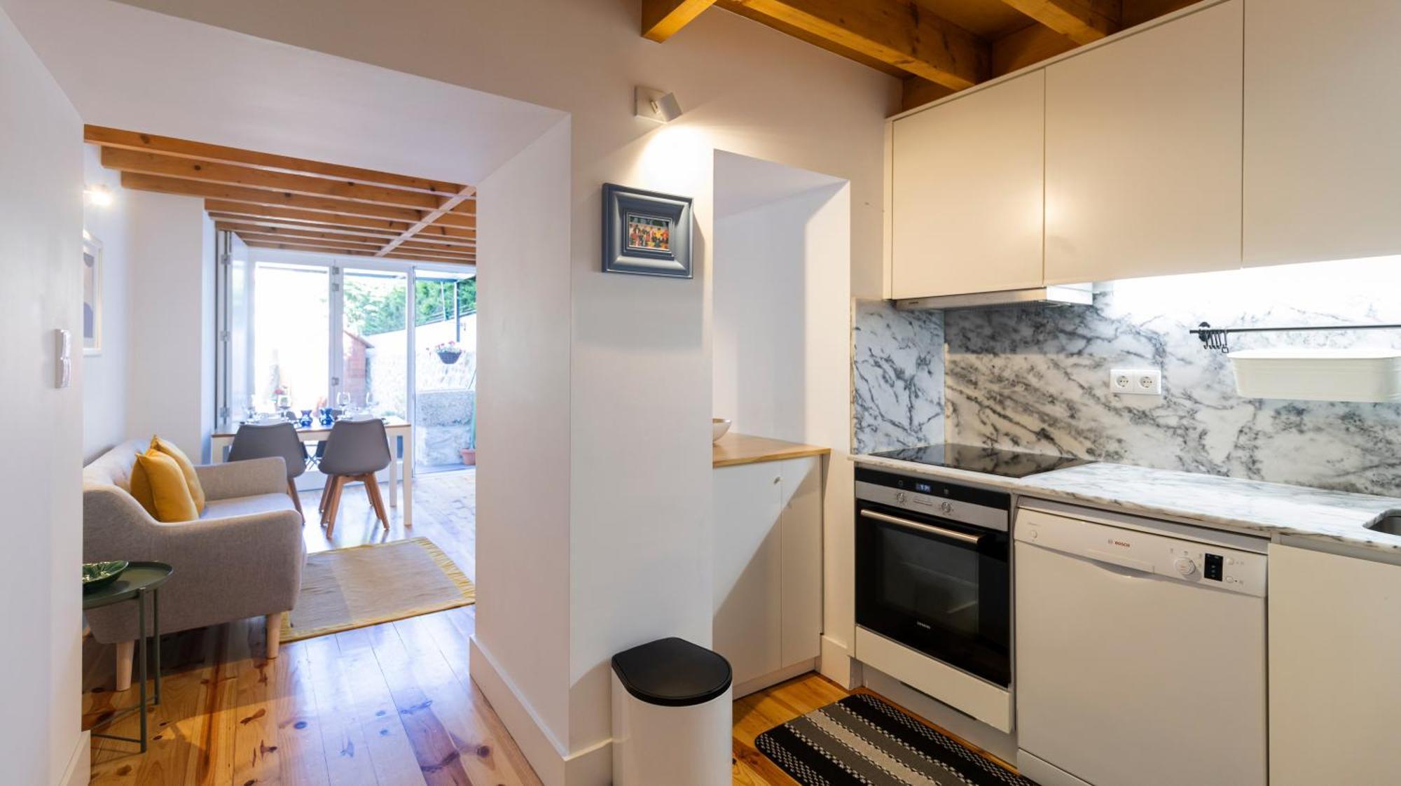 City Center Duplex W Patio By Lovelystay Porto Exterior foto