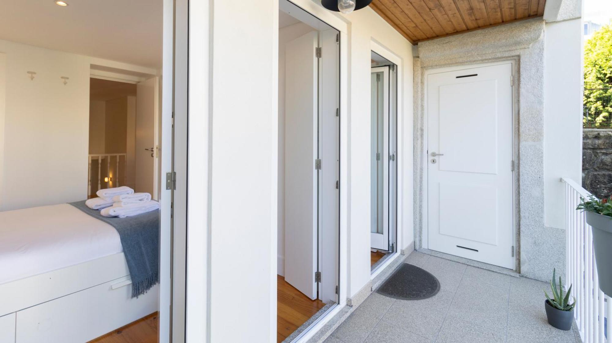 City Center Duplex W Patio By Lovelystay Porto Exterior foto