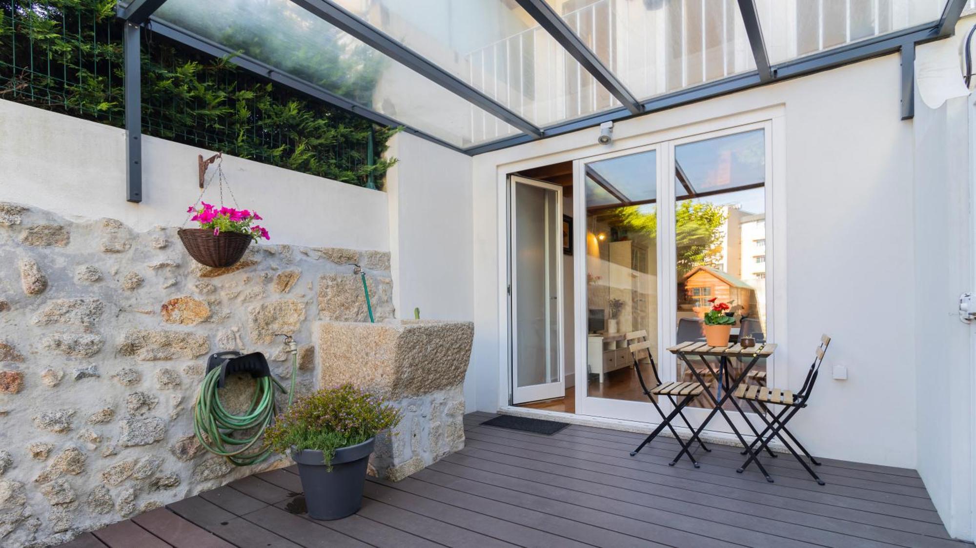 City Center Duplex W Patio By Lovelystay Porto Exterior foto
