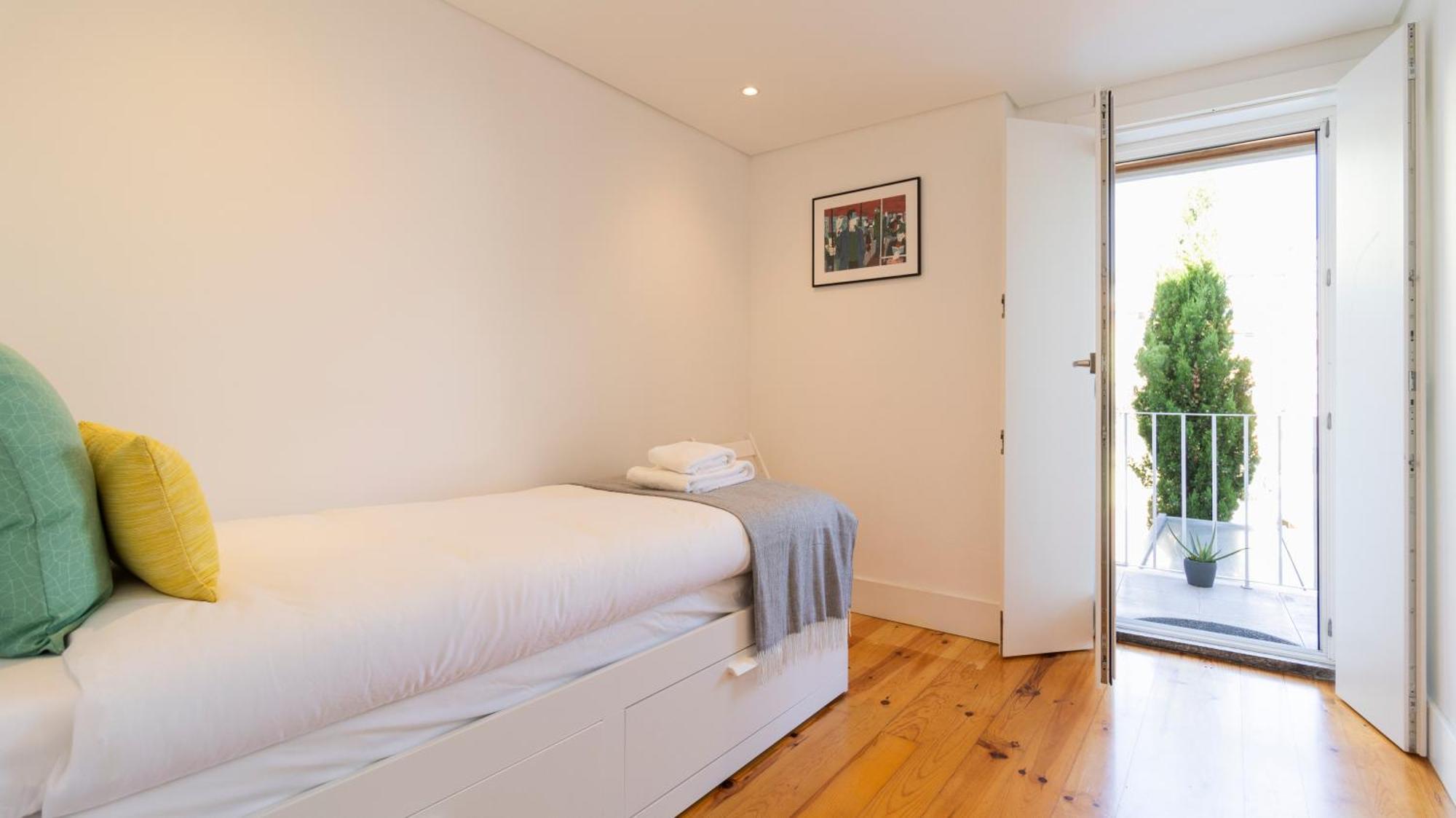 City Center Duplex W Patio By Lovelystay Porto Exterior foto