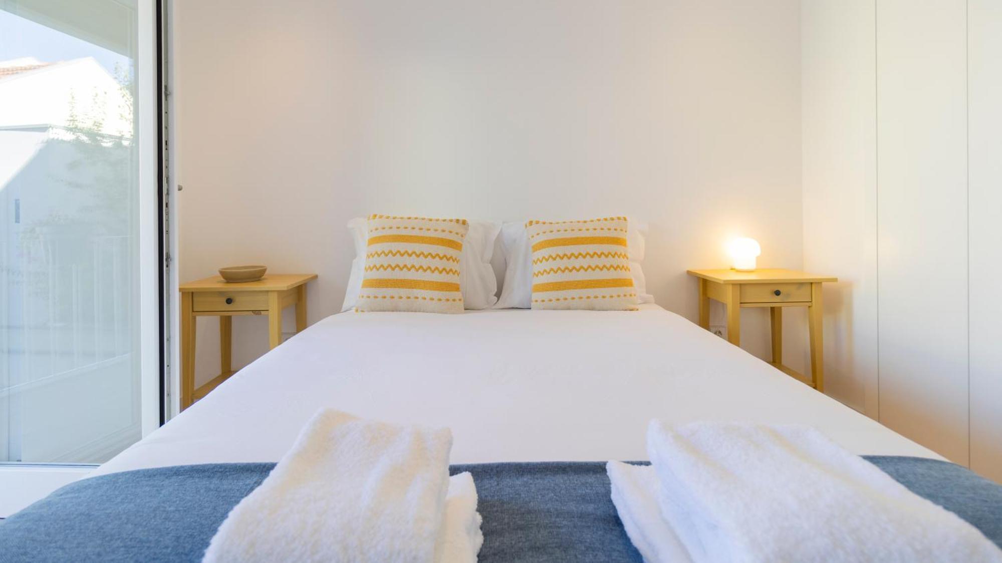 City Center Duplex W Patio By Lovelystay Porto Exterior foto