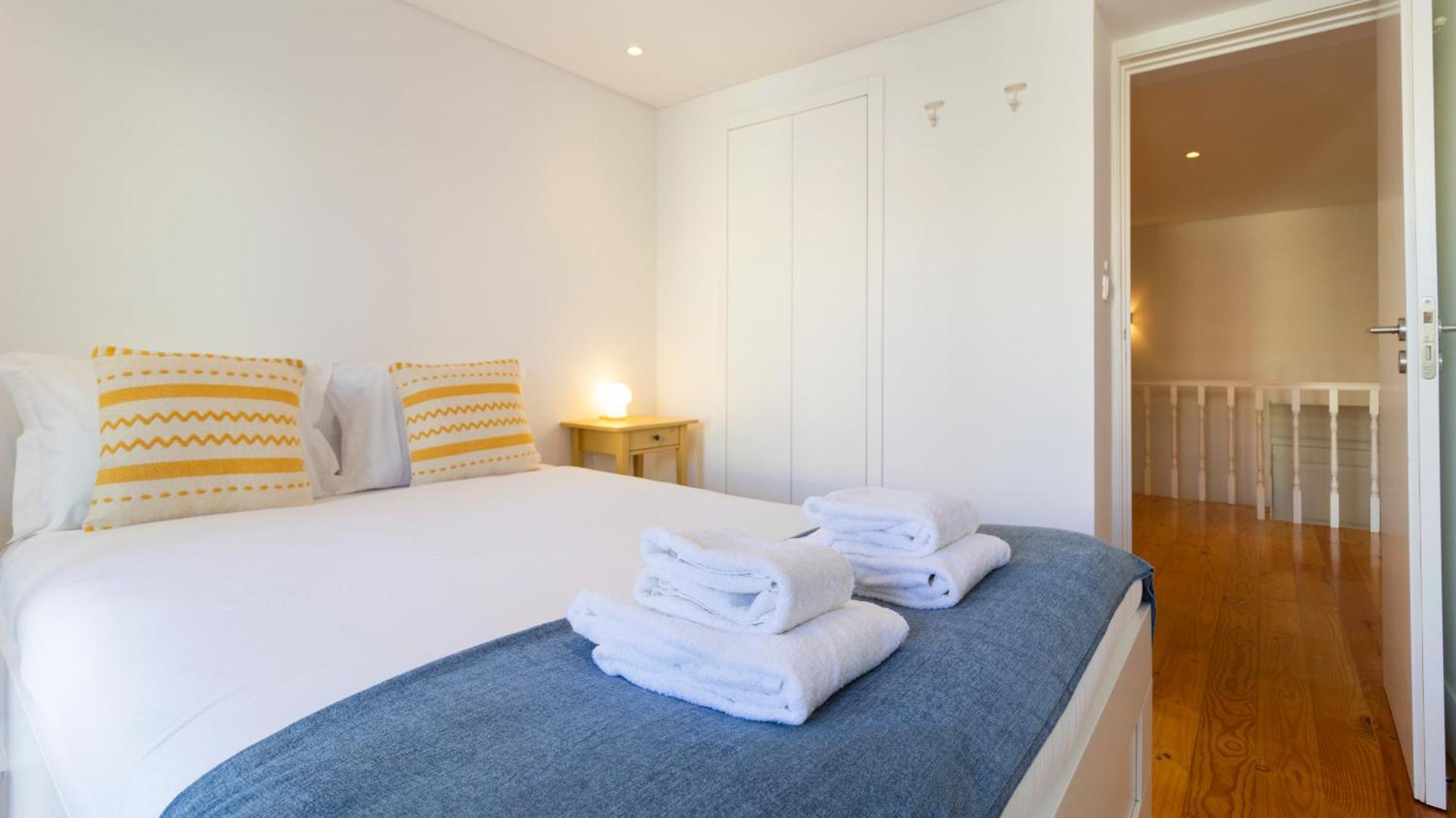 City Center Duplex W Patio By Lovelystay Porto Exterior foto